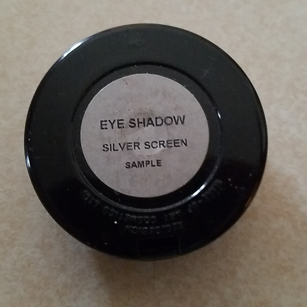 Mac Marilyn Collection Eyeshadow in Silver Screen - Picture 2 of 3